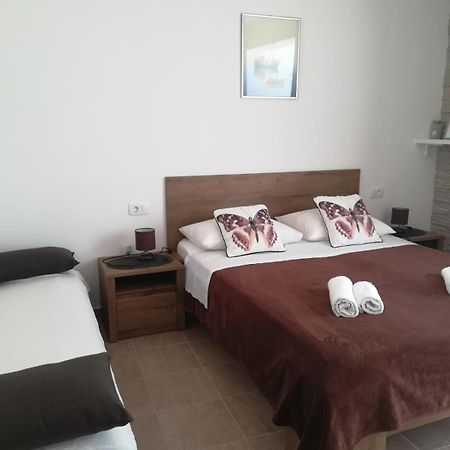 Apartmani “Kresimir” Omiš Extérieur photo