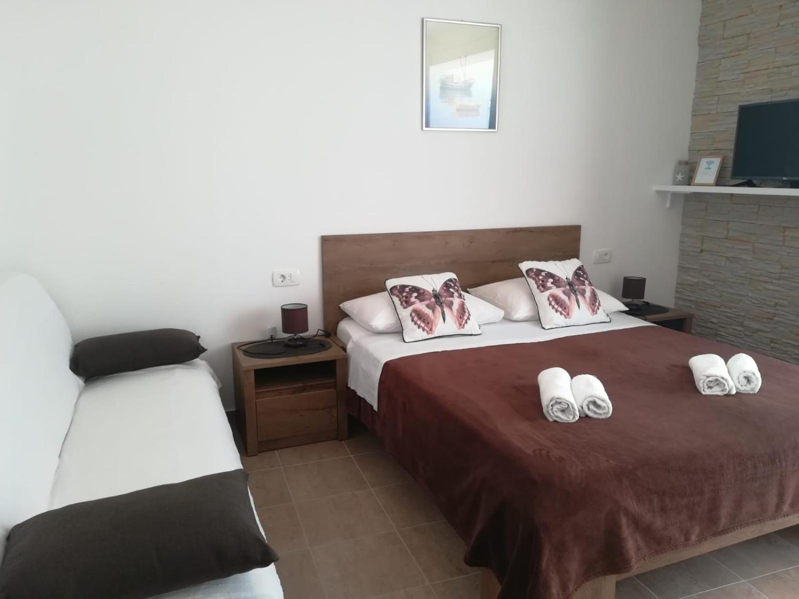 Apartmani “Kresimir” Omiš Extérieur photo
