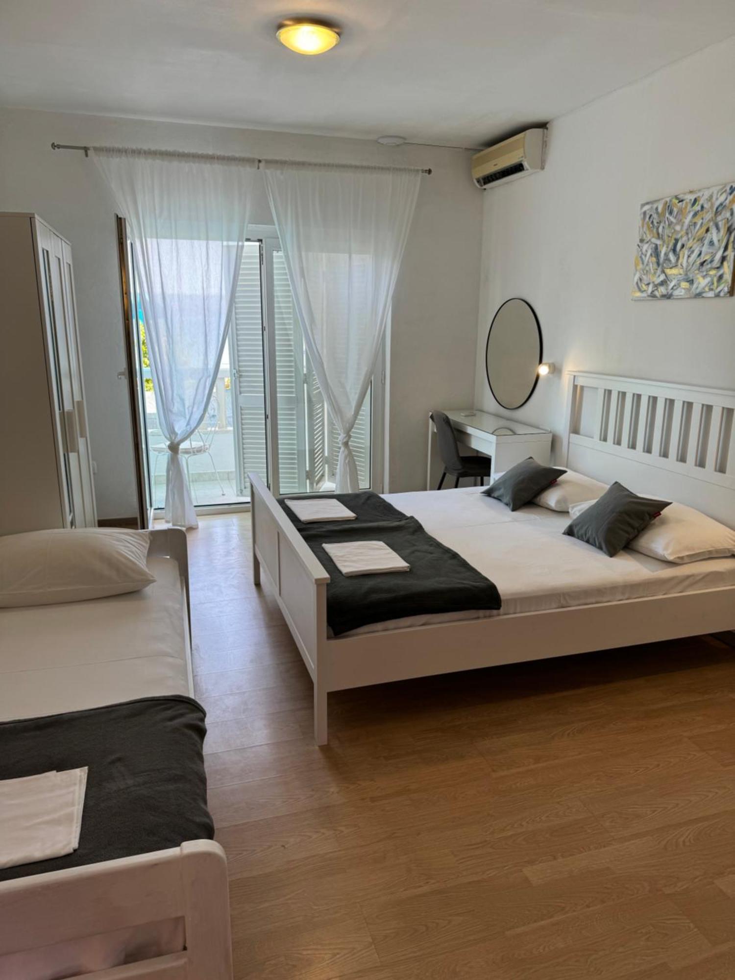 Apartmani “Kresimir” Omiš Extérieur photo