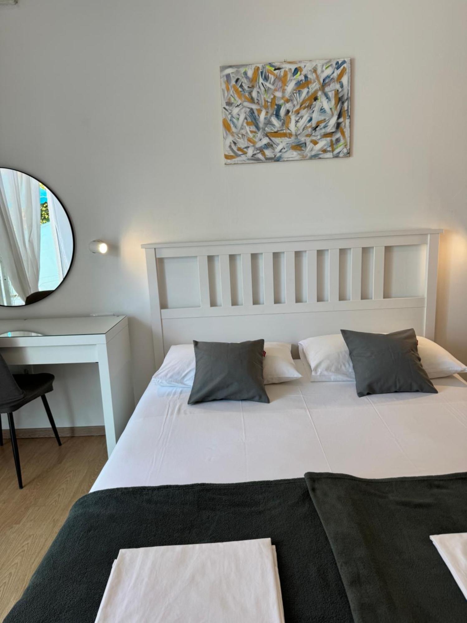 Apartmani “Kresimir” Omiš Extérieur photo